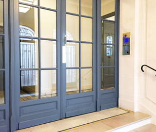 Bureau privé 26 m² 4 postes Location bureau Rue des Perchamps Paris 75016 - photo 1